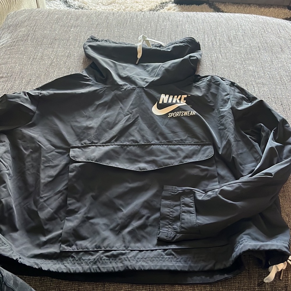 Nike windbreaker jacket